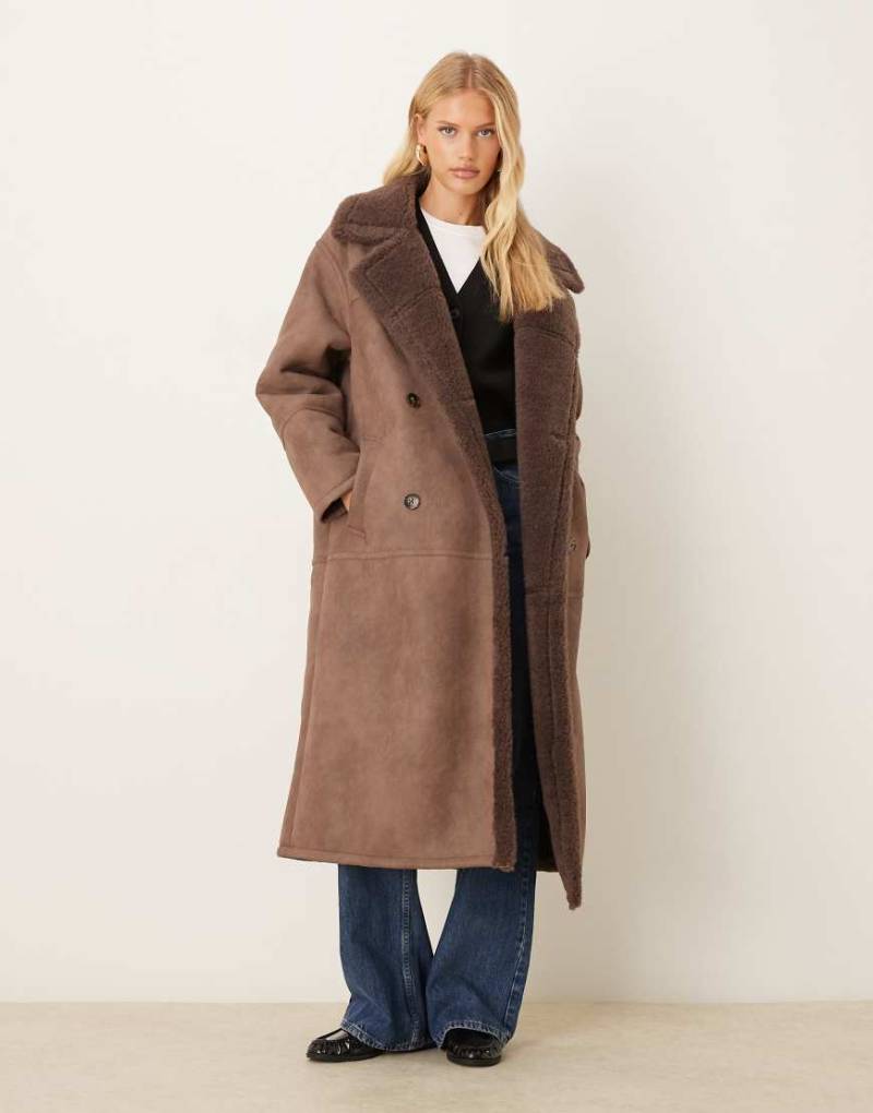 ASOS DESIGN - Verstärkte Longline-Jacke in Schokobraun mit Teddyfell-Keine Farbe von ASOS DESIGN