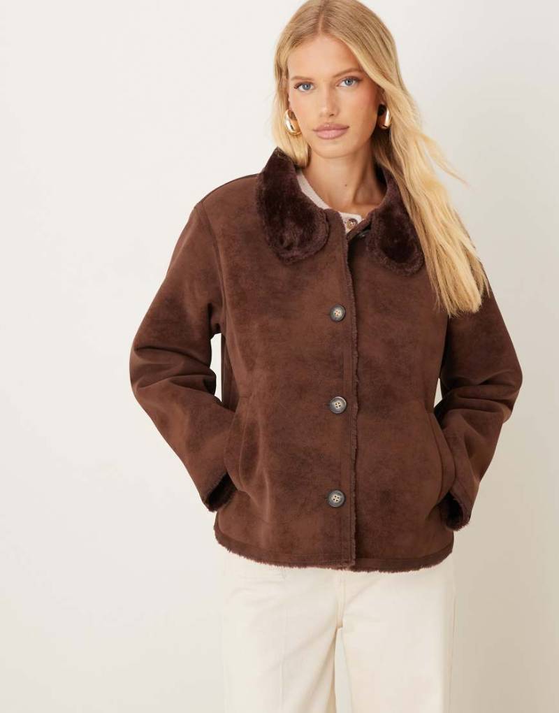 ASOS DESIGN - Verstärkte Wildlederimitat-Jacke in Schokobraun mit Trichterkragen-Keine Farbe von ASOS DESIGN