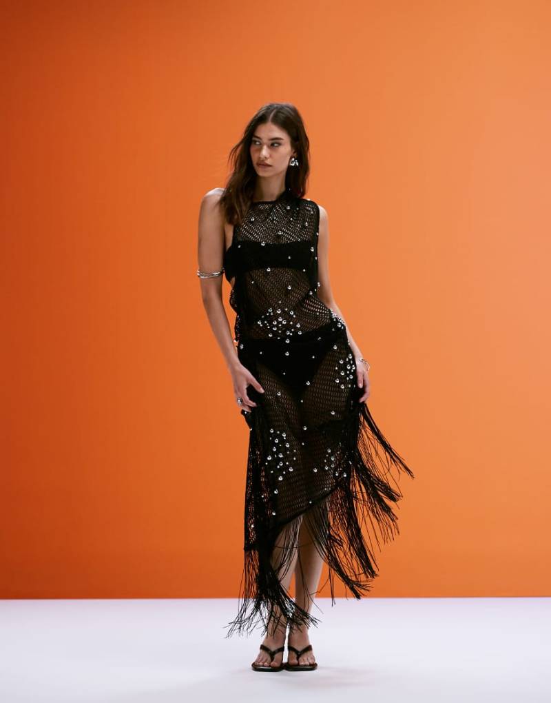 ASOS DESIGN - Verziertes Midikleid aus Häkelware in Schwarz mit Fransen und silbernen Perlen von ASOS DESIGN