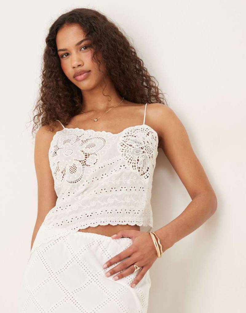 ASOS DESIGN - Vintage-Camisole in Creme aus Spitze im Patchwork-Design-Weiß von ASOS DESIGN
