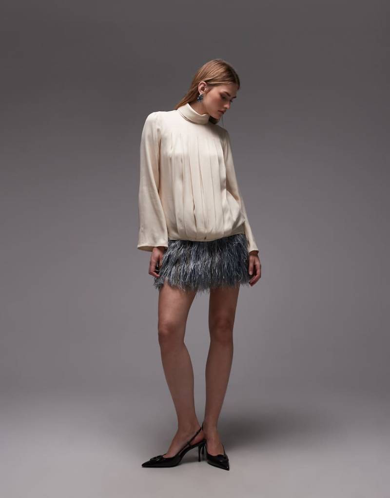 ASOS DESIGN - Volant-Minirock in Grau mit Fransen in 3D-Optik von ASOS DESIGN