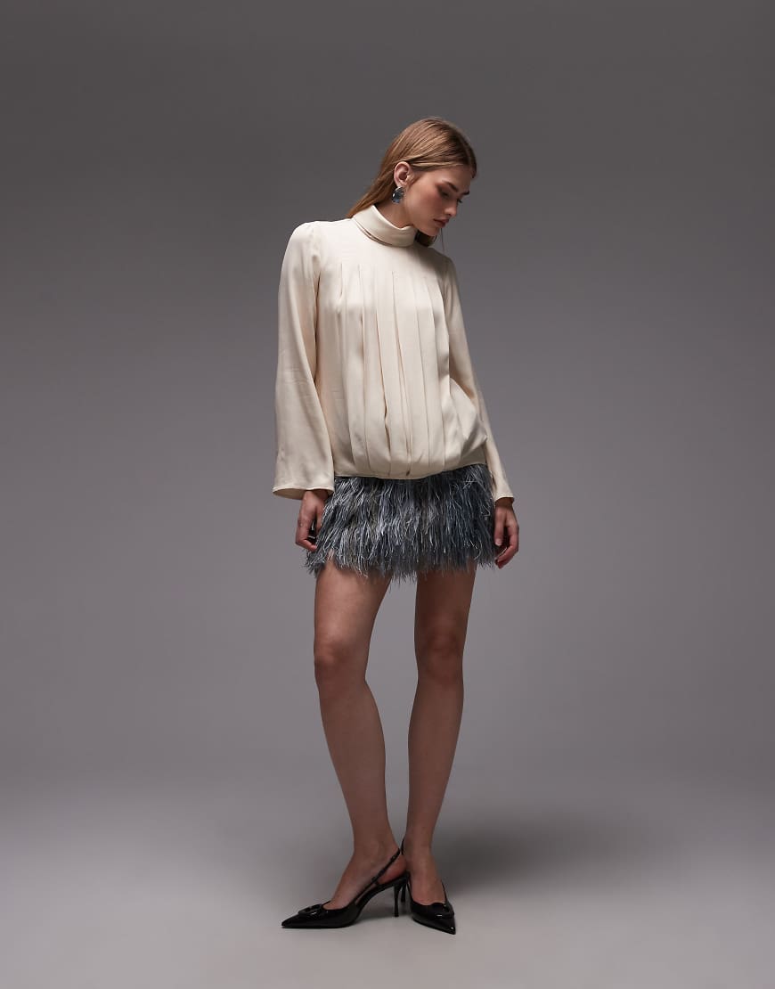 ASOS DESIGN - Volant-Minirock in Grau mit Fransen in 3D-Optik von ASOS DESIGN