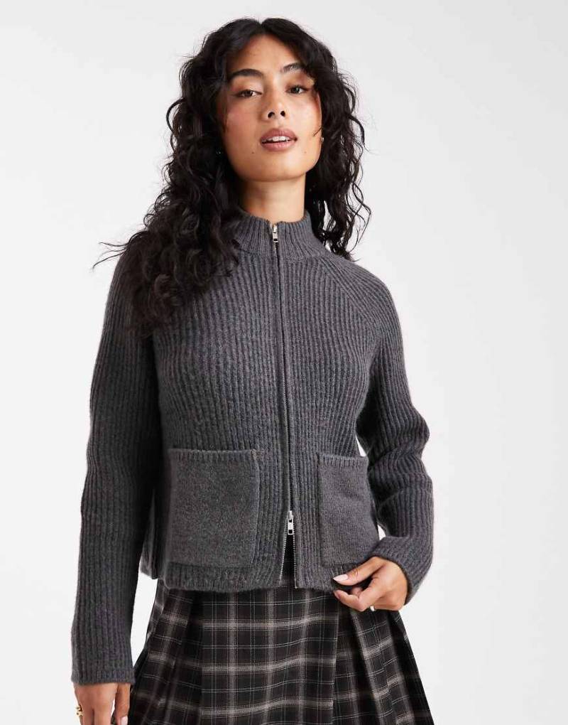 ASOS DESIGN - Vollpatent-Bomberjacke in Anthrazit aus Rippstrick mit Taschendetail-Grau von ASOS DESIGN