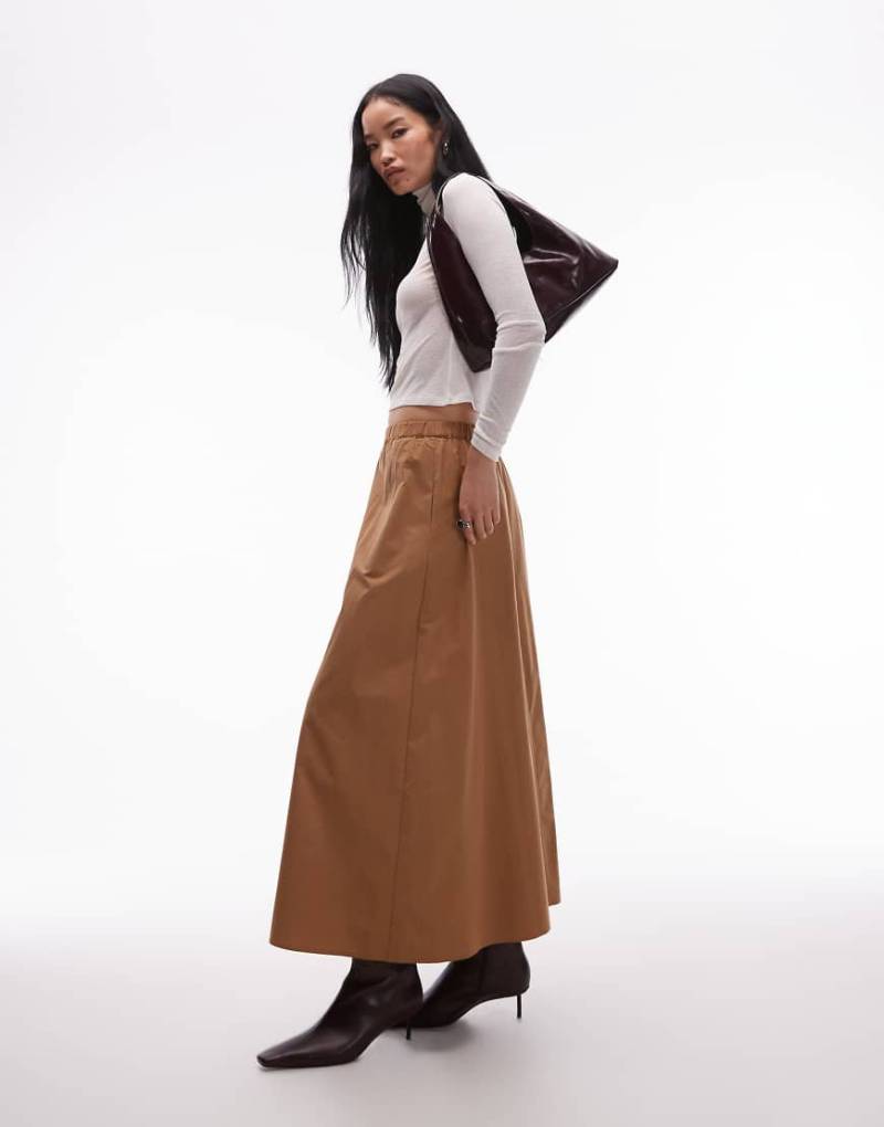 ASOS DESIGN - Voluminöser Maxirock in Camel-Neutral von ASOS DESIGN