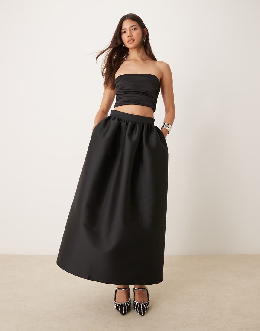 ASOS DESIGN - Voluminöser Maxirock in Schwarz von ASOS DESIGN