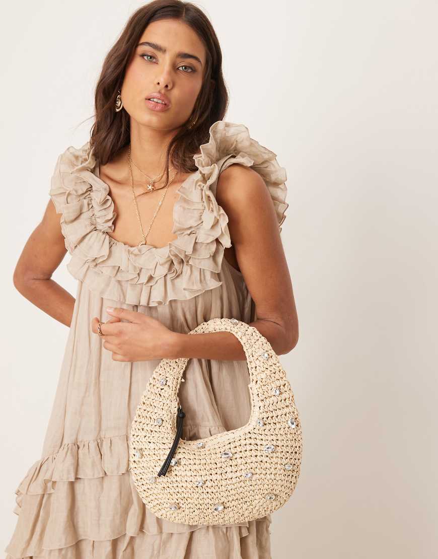 ASOS DESIGN - Von Hand gehäkelte, halbrunde Schultertasche aus Strohgewebe in Natur mit Schmuckstein-Detail-Neutral von ASOS DESIGN