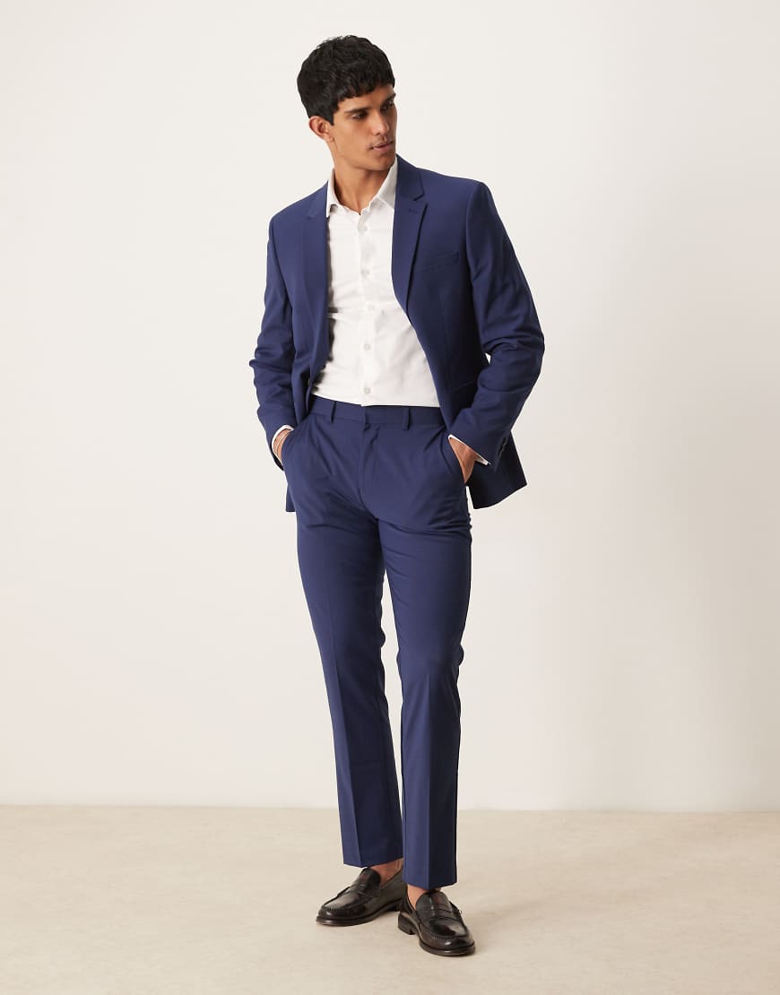 ASOS DESIGN - Waschbare Slim Fit Anzughose in Blau mit leichter Kammwolle von ASOS DESIGN