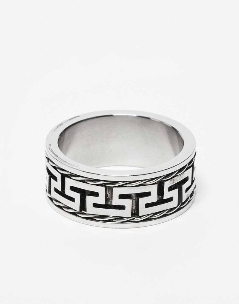 ASOS DESIGN - Breiter silberfarbener Bandring aus wasserfestem Edelstahl mit griechischem Wellendesign von ASOS DESIGN