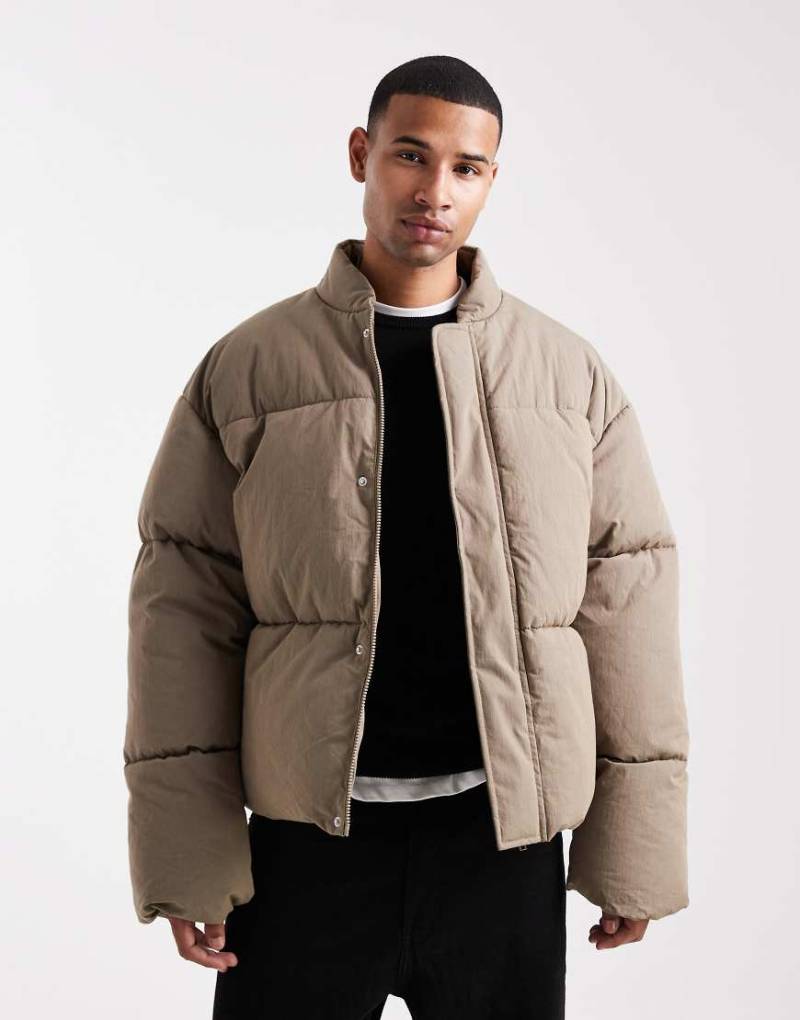 ASOS DESIGN - Wattierte Oversize-Jacke in Stein-Grün ASOS DESIGN - Wattierte Oversize-Jacke in Stein-Grün von ASOS DESIGN