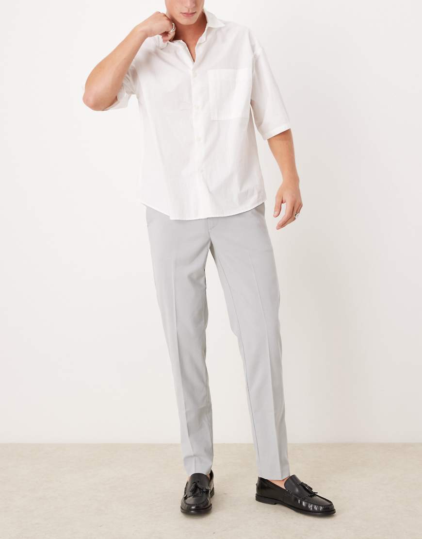 ASOS DESIGN - Wedding - Elegante Anzughose in Hellgrau mit schmalem Schnitt ASOS DESIGN - Wedding - Elegante Anzughose in Hellgrau mit schmalem Schnitt von ASOS DESIGN