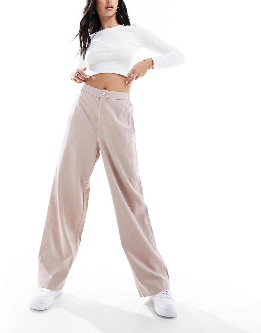ASOS DESIGN - Weiche Hose in Nerzbraun mit abgerundetem Beinschnitt ASOS DESIGN - Weiche Hose in Nerzbraun mit abgerundetem Beinschnitt von ASOS DESIGN
