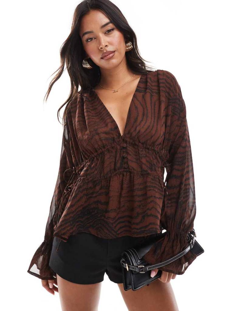 ASOS DESIGN - Weiche Chiffon-Bluse in Schokobraun gestreift-Bunt von ASOS DESIGN