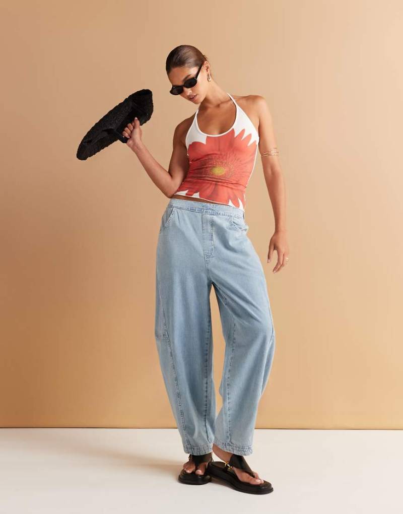 ASOS DESIGN - Weiche Harems-Jeans in Mittelblau von ASOS DESIGN