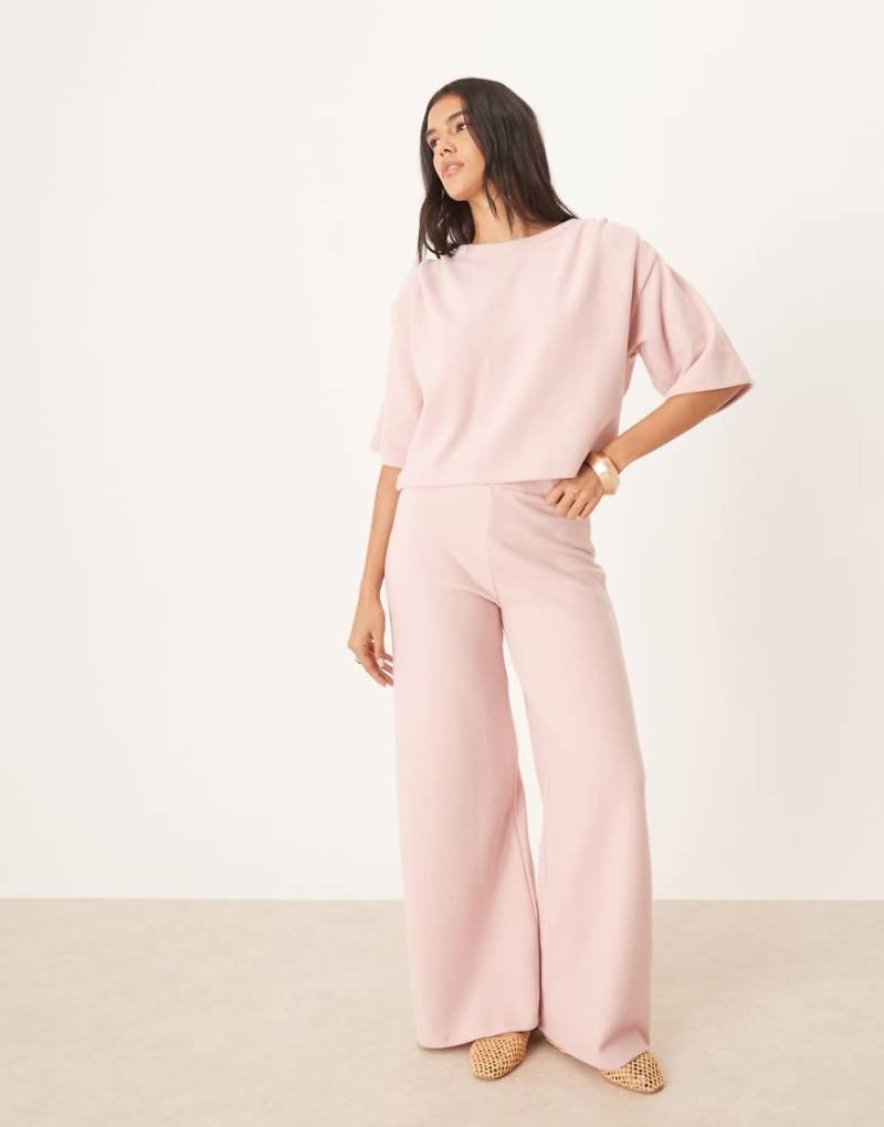 ASOS DESIGN - Superweiche Hose in Hellrosa mit weitem Bein, Kombiteil-Lila von ASOS DESIGN