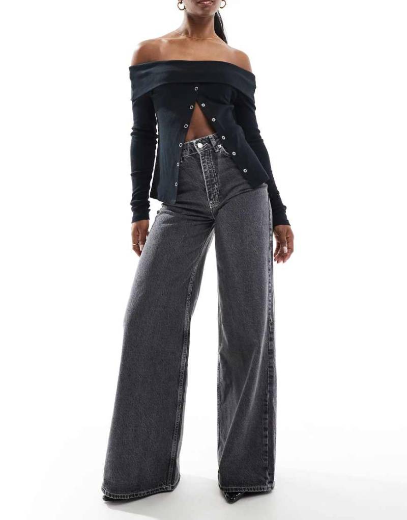 ASOS DESIGN - Weiche Jeans in Grau mit weitem Schnitt von ASOS DESIGN