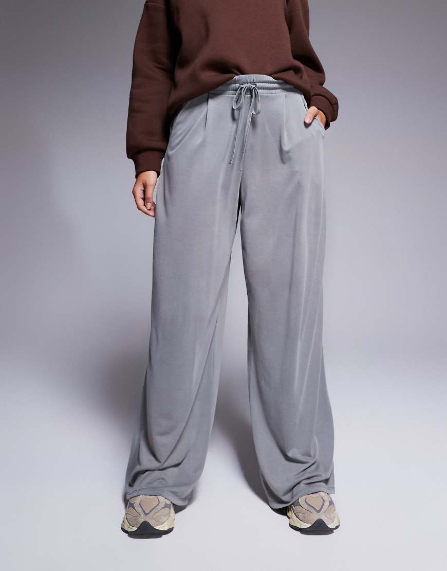 ASOS DESIGN - Weiche Hose in Hellgrau mit weitem Schnitt und Kordelzugbund ASOS DESIGN - Weiche Hose in Hellgrau mit weitem Schnitt und Kordelzugbund von ASOS DESIGN