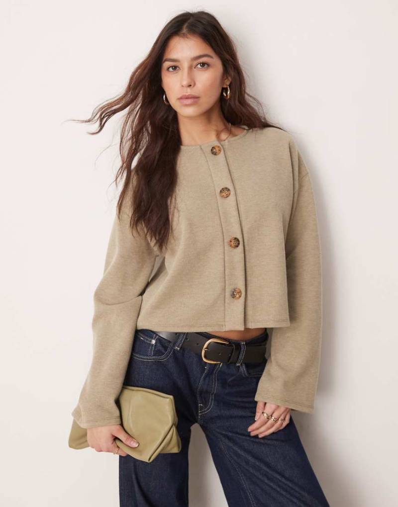 ASOS DESIGN - Weiche Strickjacke in meliertem Anthrazit mit Rundhalsausschnitt-Neutral von ASOS DESIGN
