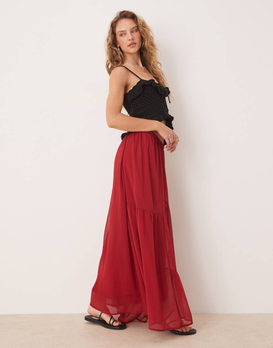 ASOS DESIGN - Weicher, luftiger Boho-Maxirock in Kirschrot ASOS DESIGN - Weicher, luftiger Boho-Maxirock in Kirschrot von ASOS DESIGN