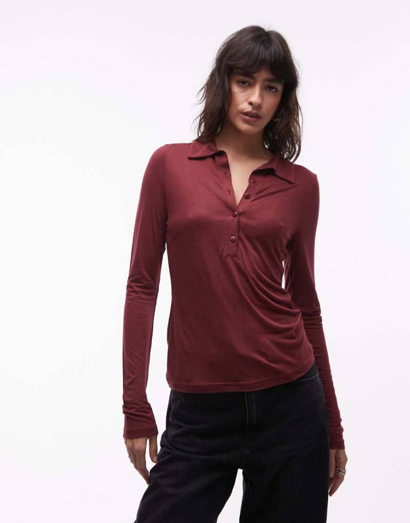 ASOS DESIGN - Weiches, halbtransparentes Langarmshirt in Beerenrot von ASOS DESIGN