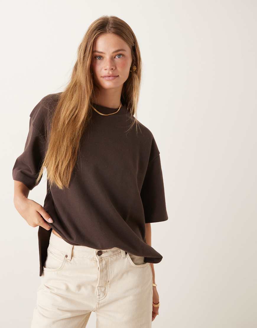 ASOS DESIGN - Superweiches, kastiges T-Shirt in Schokobraun-Brown von ASOS DESIGN