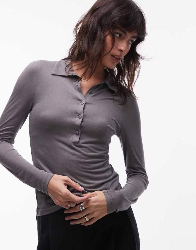 ASOS DESIGN - Weiches, leicht transparentes Langarmshirt in Anthrazit-Grau von ASOS DESIGN