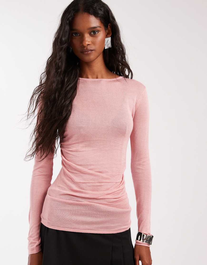 ASOS DESIGN - Weiches transparentes Strickoberteil in Rosa mit seitlicher Raffung von ASOS DESIGN
