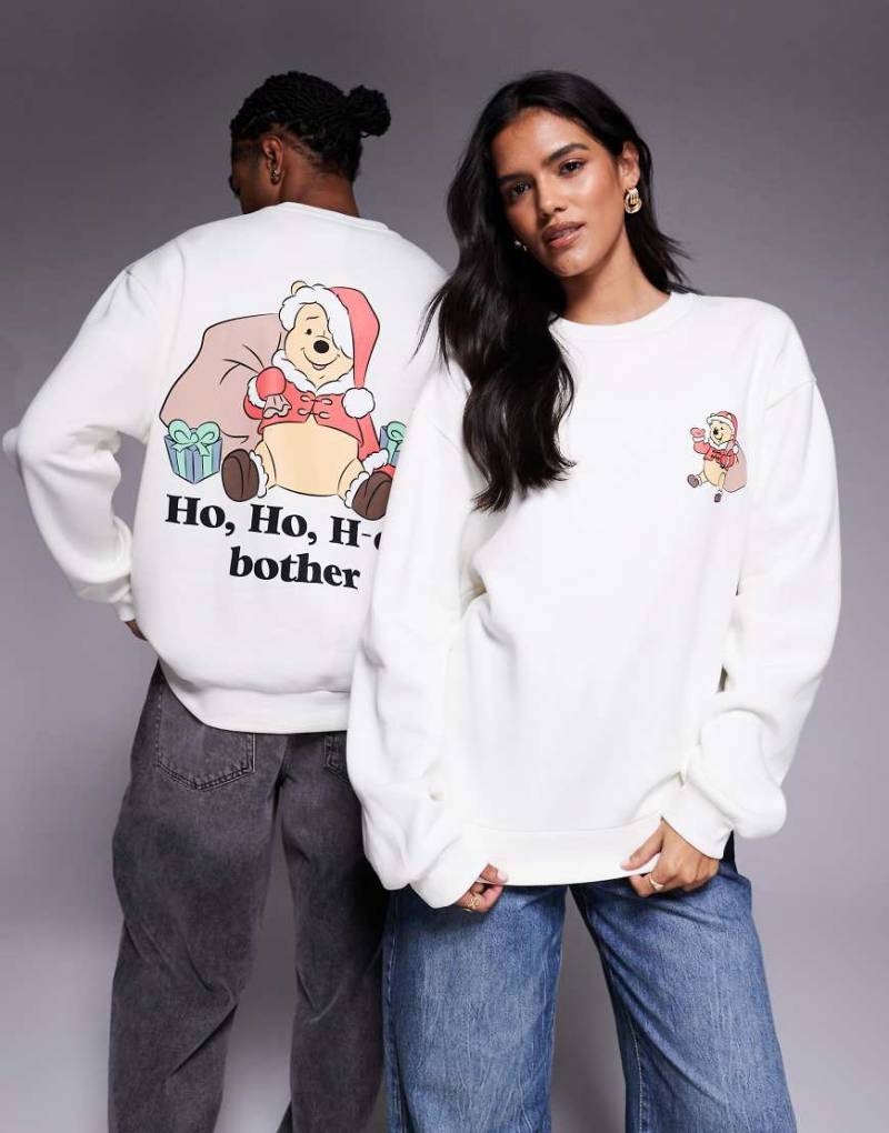 ASOS DESIGN Weihnachten - Disney - Oversize-Sweatshirt in Wollweiß mit „Pu der Bär"-Grafikprints von ASOS DESIGN