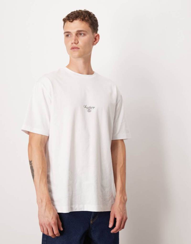 ASOS DESIGN - Weißes, lässiges T-Shirt mit Print auf der Brust von ASOS DESIGN