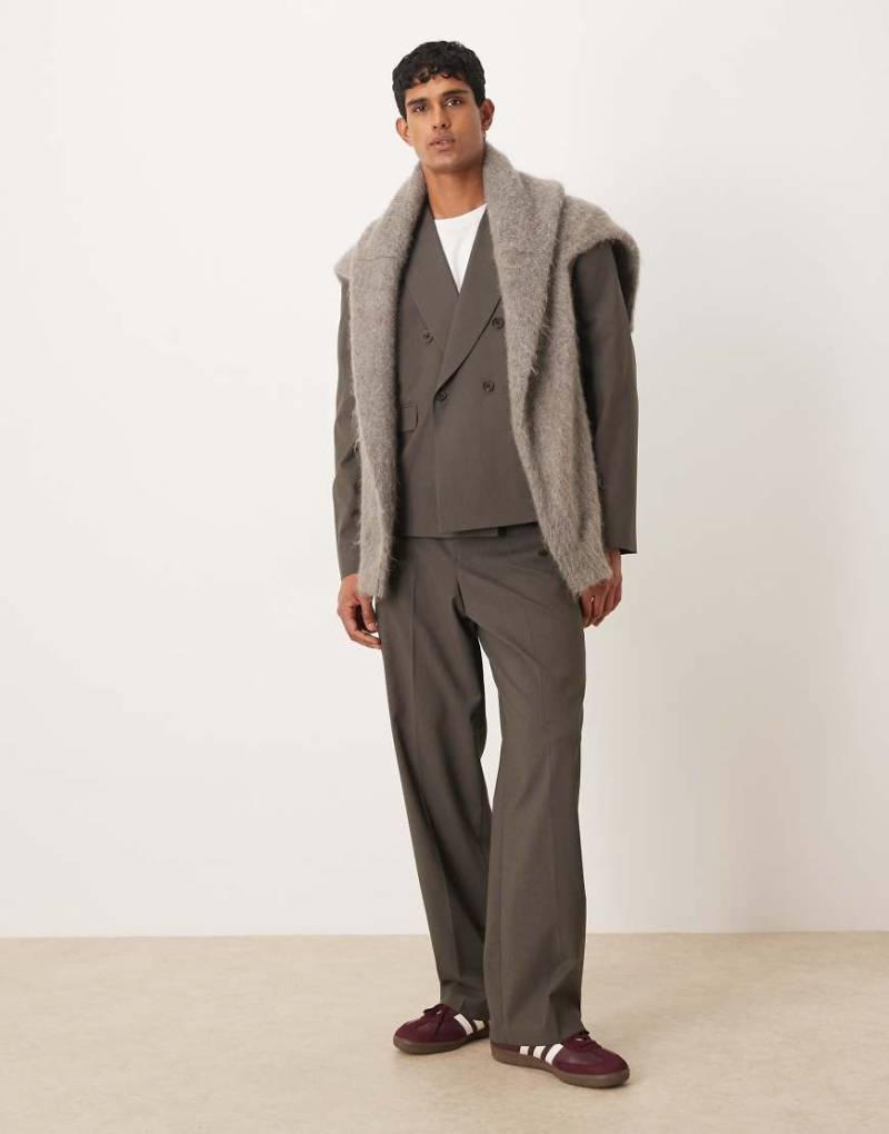 ASOS DESIGN - Weit geschnittene Anzughose in Hellbraun-Brown von ASOS DESIGN