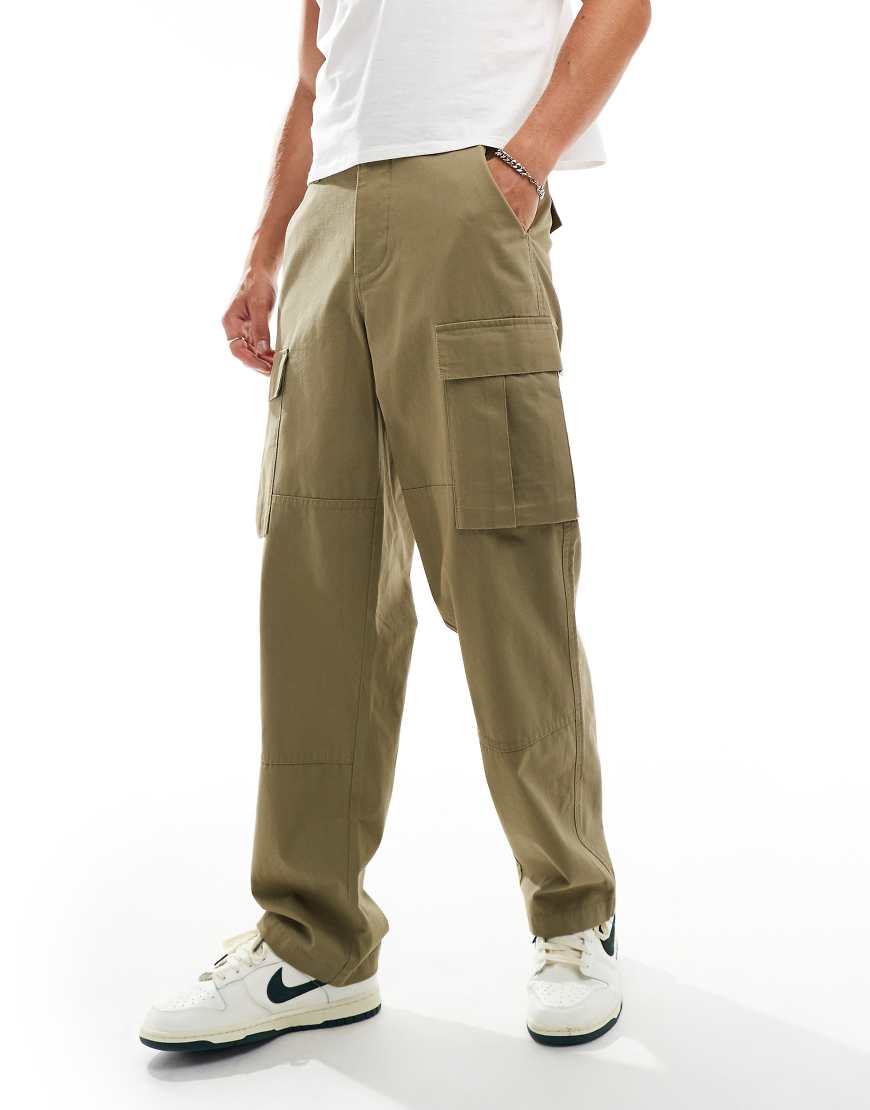 ASOS DESIGN - Weit geschnittene Cargohose in Khaki-Grün von ASOS DESIGN