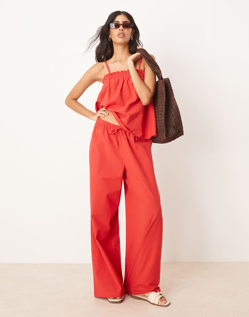 ASOS DESIGN - Weit geschnittene Hose aus Leinenmix in Rot, Kombiteil von ASOS DESIGN