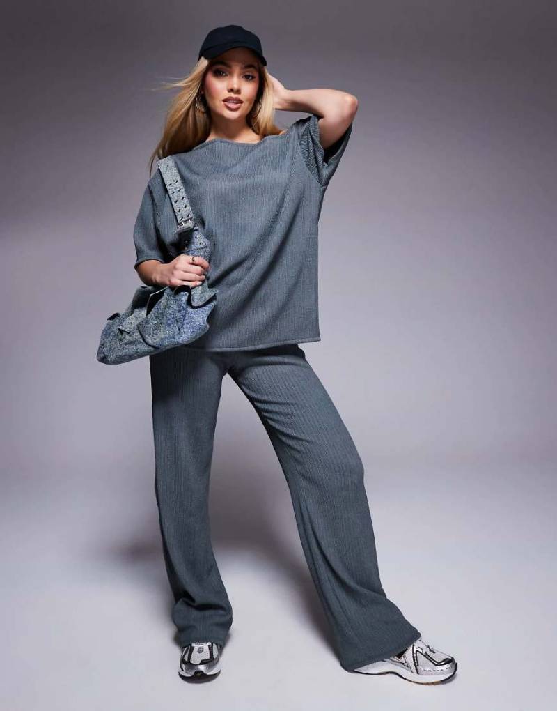 ASOS DESIGN - Weit geschnittene Hose in Schiefergrau mit Knitterstruktur, Kombiteil-Braun von ASOS DESIGN