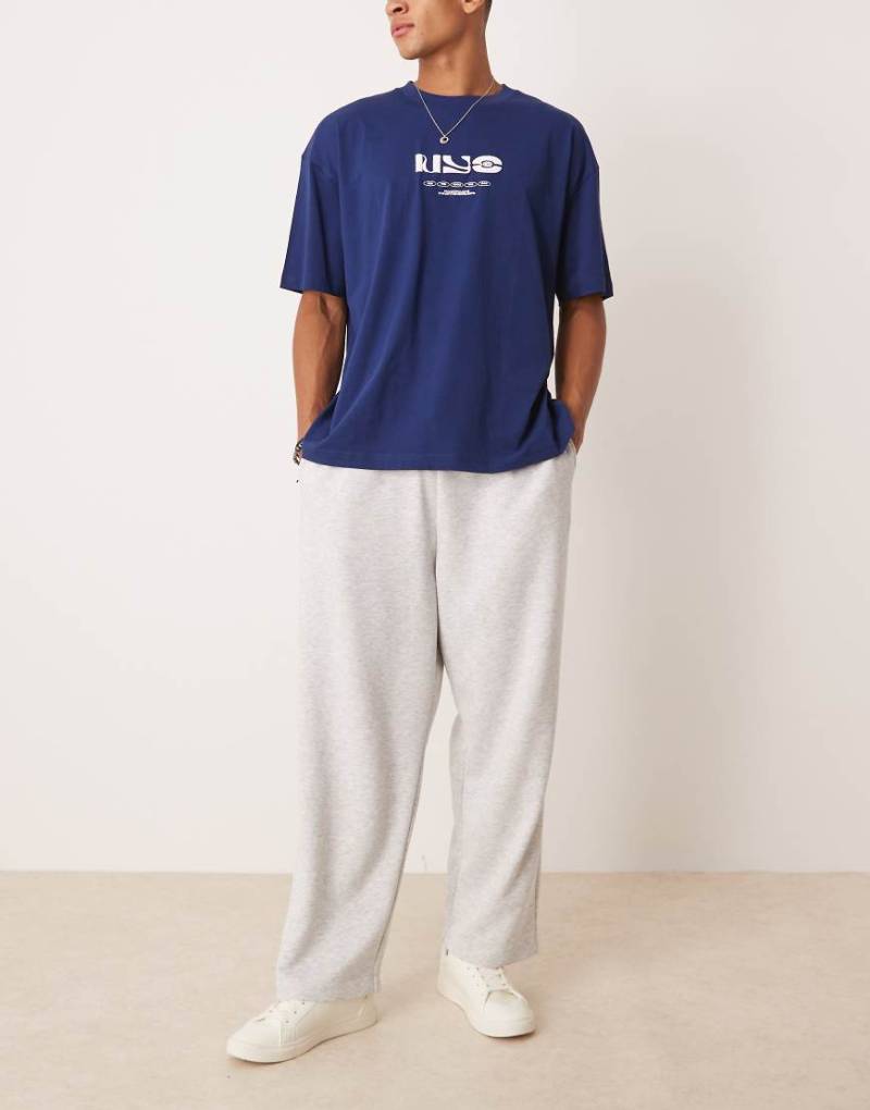 ASOS DESIGN - Weit geschnittene Loopback-Jogginghose in meliertem Grau mit voluminösem Bund von ASOS DESIGN