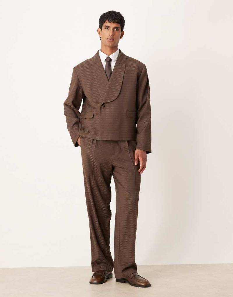 ASOS DESIGN - Weite Anzughose aus Jacquard in Braun-Brown von ASOS DESIGN