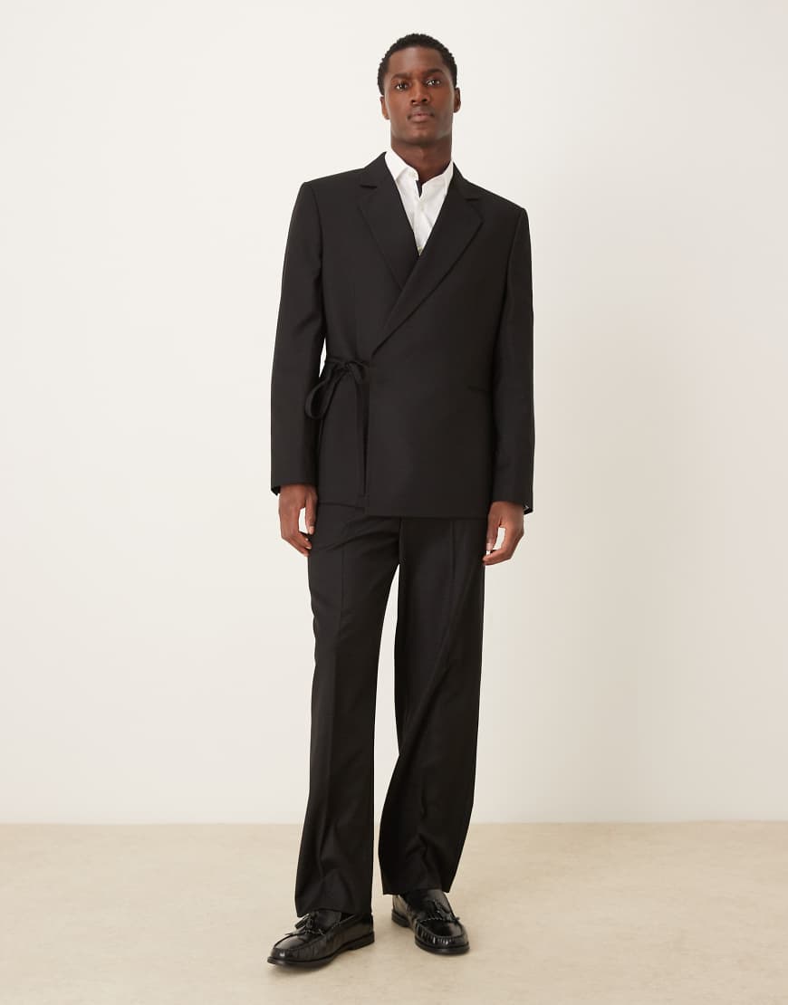 ASOS DESIGN - Weite Anzughose in Schwarz mit Schachbrett-Webmuster von ASOS DESIGN