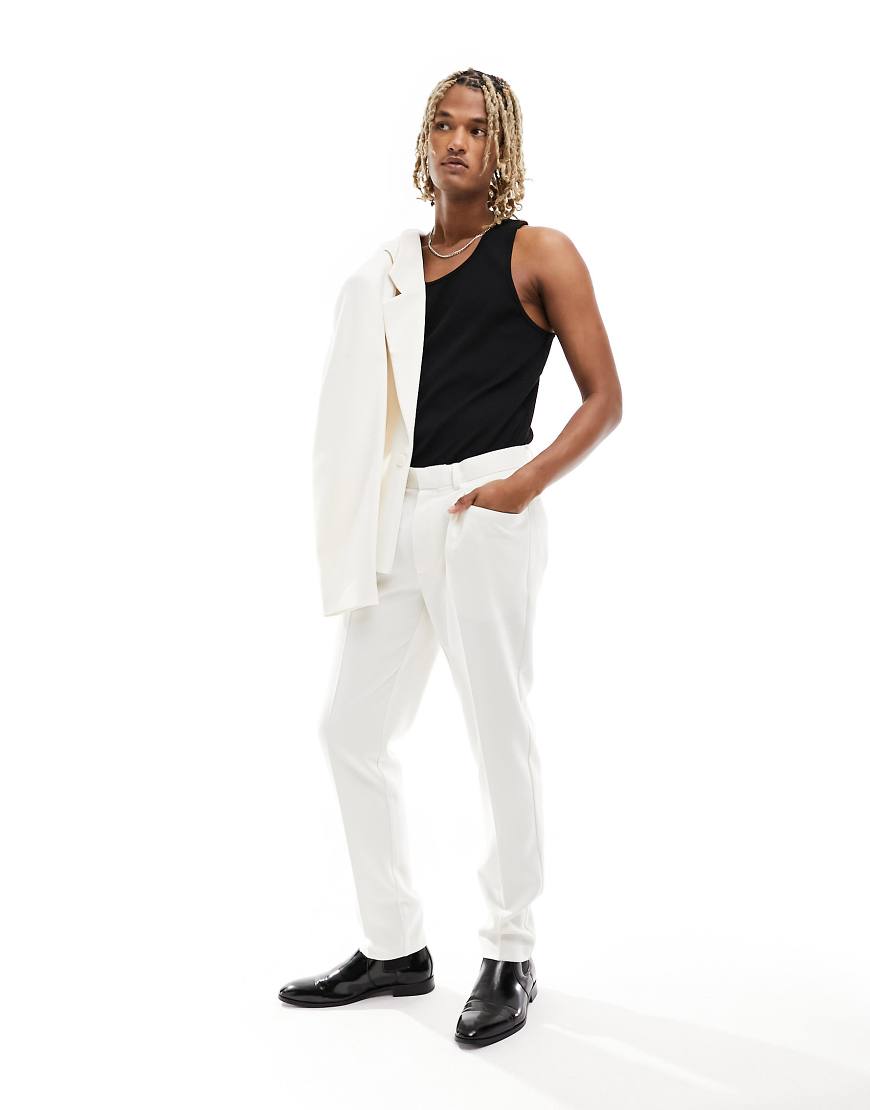 ASOS DESIGN - Weite Anzughose in Weiß ASOS DESIGN - Weite Anzughose in Weiß von ASOS DESIGN