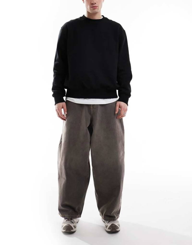 ASOS DESIGN - Weite Oversize-Jeans in verwaschenem Schwarz von ASOS DESIGN