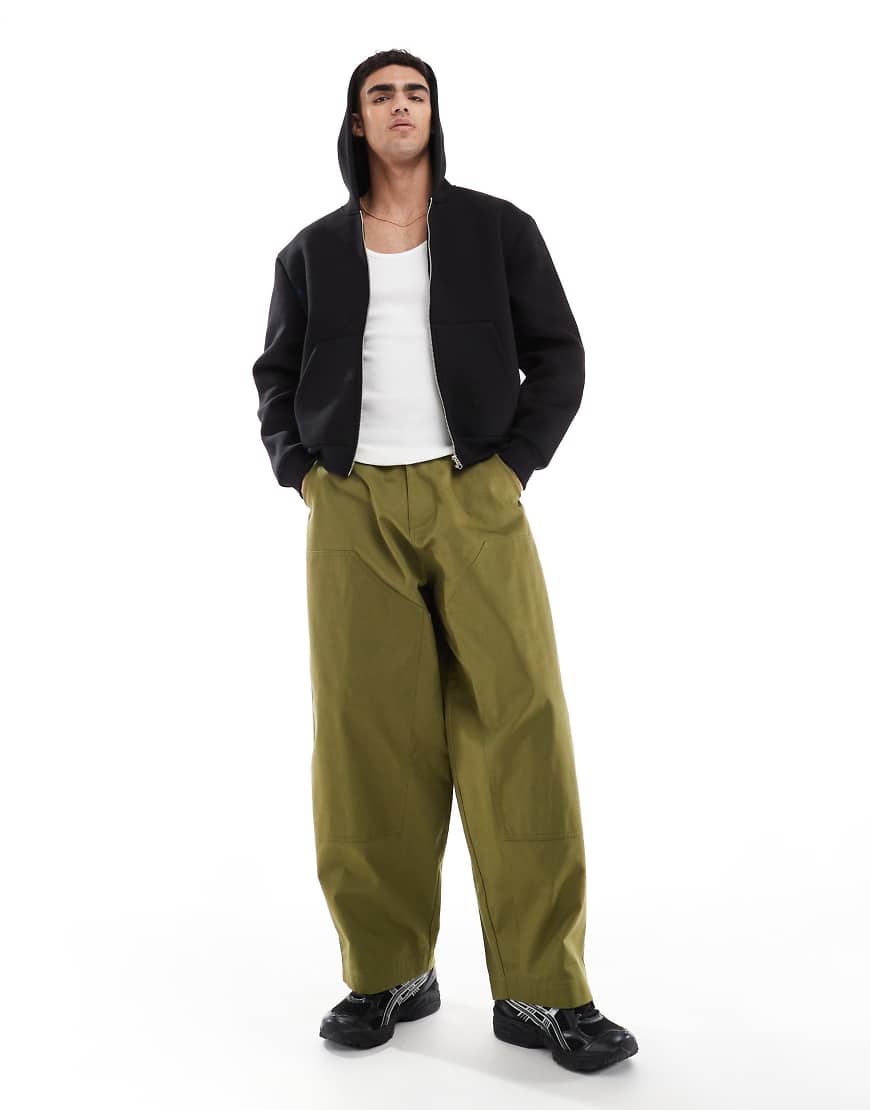 ASOS DESIGN - Weite Oversize-Hose in Grün mit Knieeinsatz ASOS DESIGN - Weite Oversize-Hose in Grün mit Knieeinsatz von ASOS DESIGN