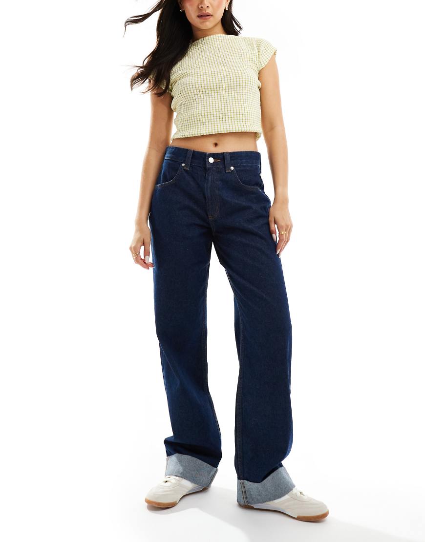 ASOS DESIGN - Weite Jeans in Rinse-Waschung mit umgeschlagenem Saum-Marineblau ASOS DESIGN - Weite Jeans in Rinse-Waschung mit umgeschlagenem Saum-Marineblau von ASOS DESIGN