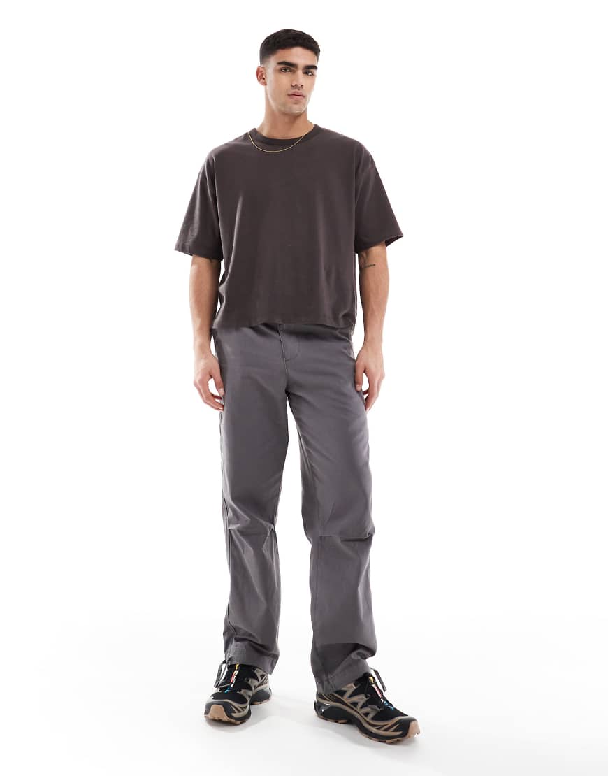 ASOS DESIGN - Weite Cargohose in Anthrazit-Grau von ASOS DESIGN