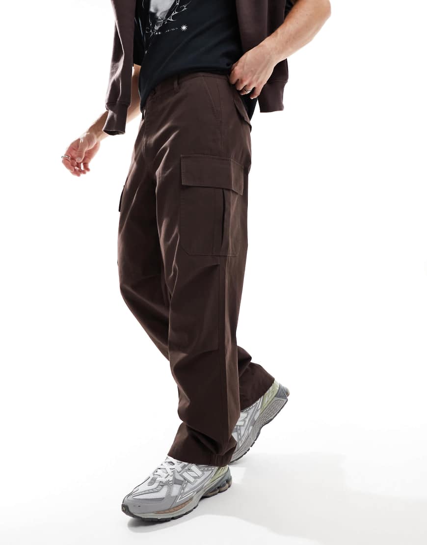 ASOS DESIGN - Weite Cargohose in Braun ASOS DESIGN - Weite Cargohose in Braun von ASOS DESIGN