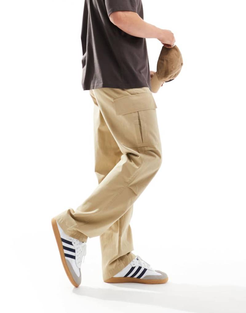 ASOS DESIGN - Weite Cargohose in Hellbraun von ASOS DESIGN