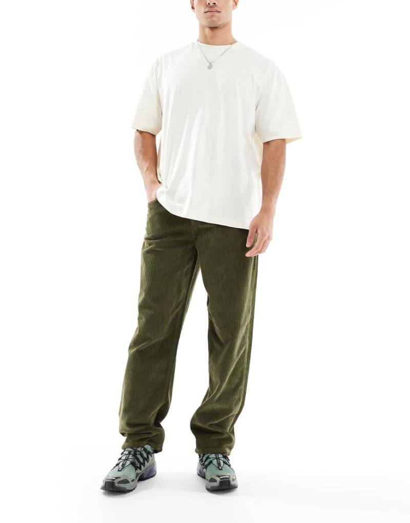 ASOS DESIGN - Weite Cordhose in Khaki-Grün von ASOS DESIGN