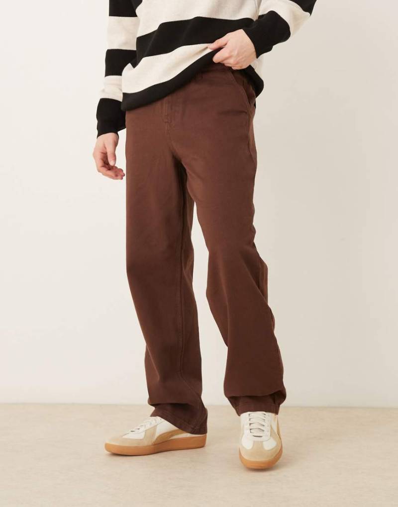 ASOS DESIGN - Weite Hose aus Twill in Erdbraun-Brown von ASOS DESIGN