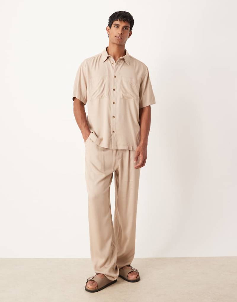 ASOS DESIGN - Weite Hose in Steinbeige, Kombiteil-Neutral von ASOS DESIGN