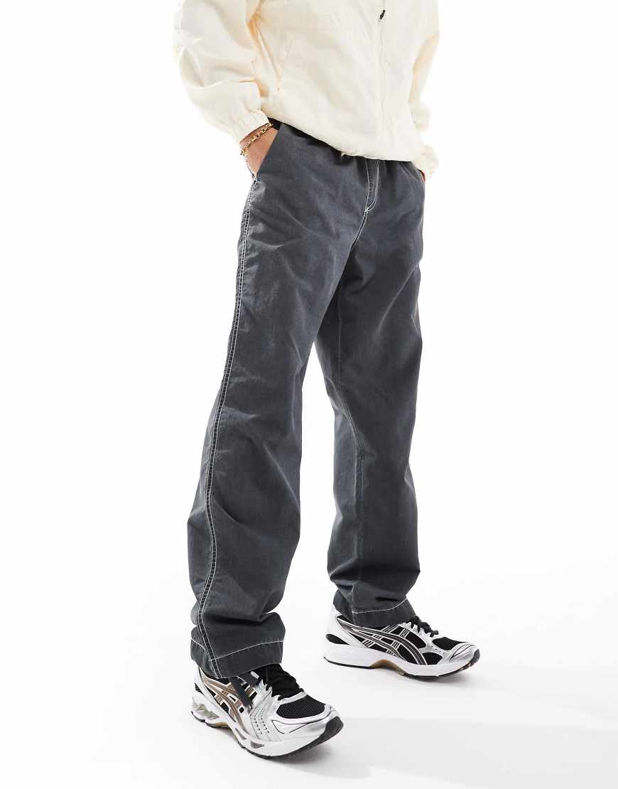 ASOS DESIGN - Weite Hose in verwaschenem Grau mit Kontrastnaht ASOS DESIGN - Weite Hose in verwaschenem Grau mit Kontrastnaht von ASOS DESIGN