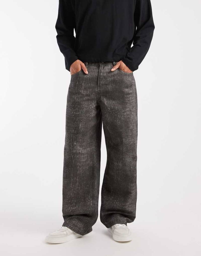 ASOS DESIGN - Weite Hose mit Krokomuster-Bunt von ASOS DESIGN