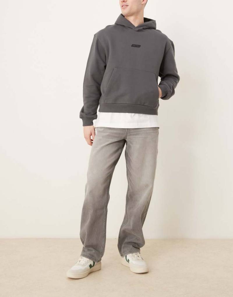 ASOS DESIGN - Weite Jeans in Grau von ASOS DESIGN