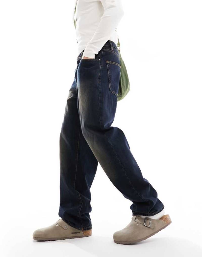ASOS DESIGN - Weite Jeans in Indigoblau mit Tönung von ASOS DESIGN