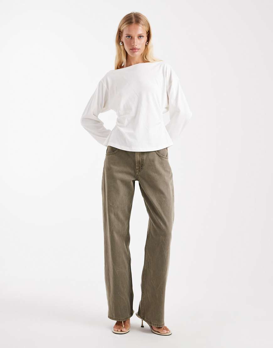 ASOS DESIGN - Weite Jeans in Khaki mit niedrigem Bund-Grün von ASOS DESIGN